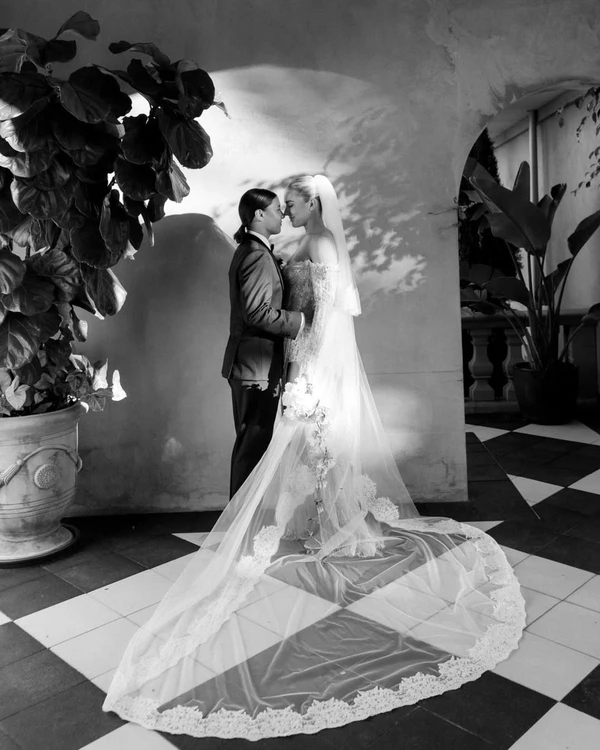 <a href="https://www.instagram.com/sarahtonkinphotography/p/DTHBe7VAeoT/?img_index=4" target="_blank">Sarah Tonkin</a>