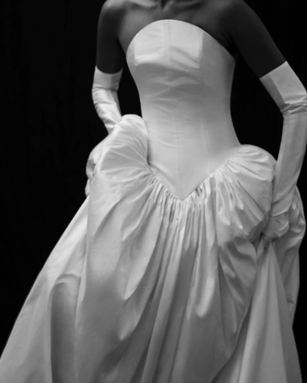 10 Ways to Style-Up Your Wedding Dress from Ceremony to Reception