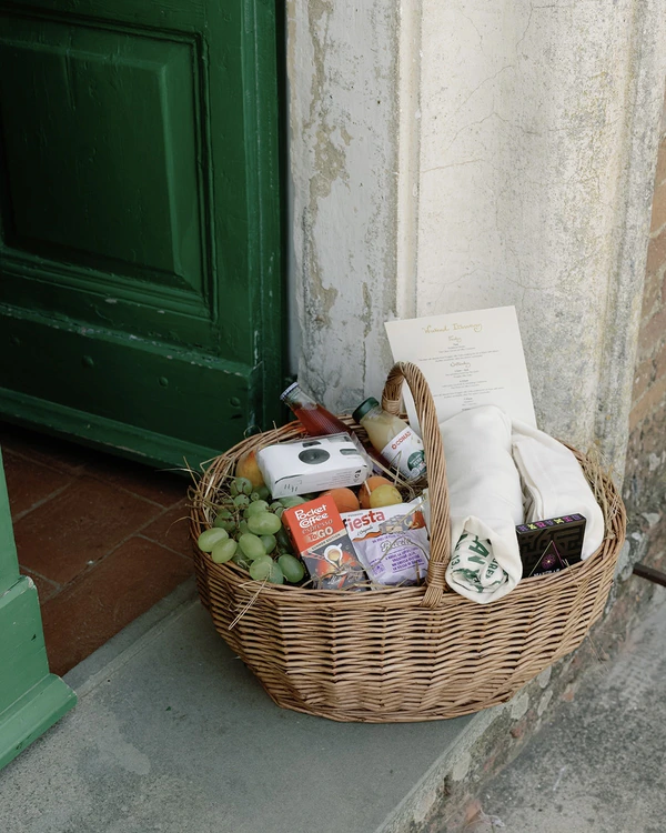 A Joyful Celebration in the Golden Rolling Hills of Tuscany