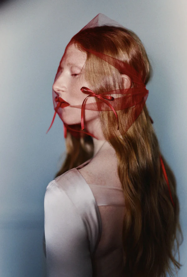 <a href="https://formergirlfriend.com/products/bow-birdcage-veil">Former Girlfriend</a>
