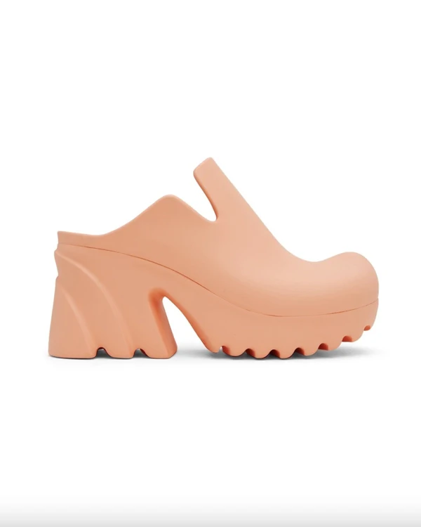 Bridal Shoes for a Beach Ceremony