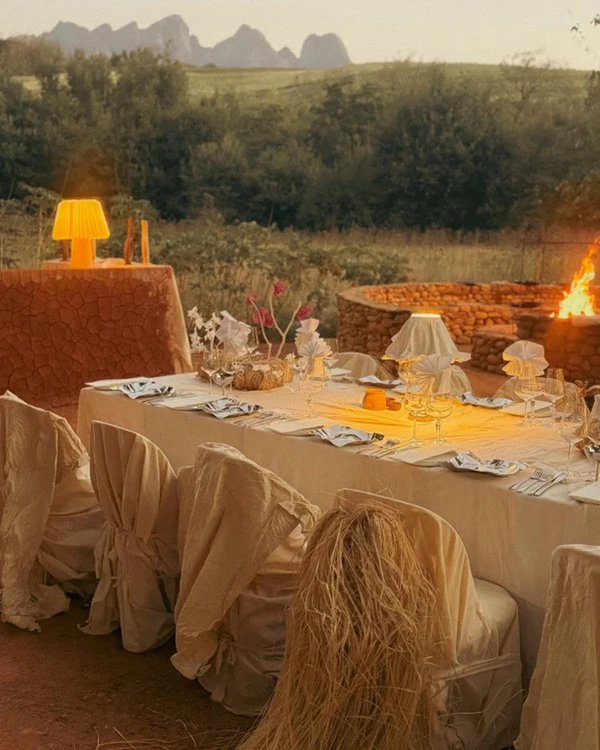 Photography: <a href="https://thewed.com/magazine/poetic-south-african-wedding-earthy-texture">La Dichosa</a>