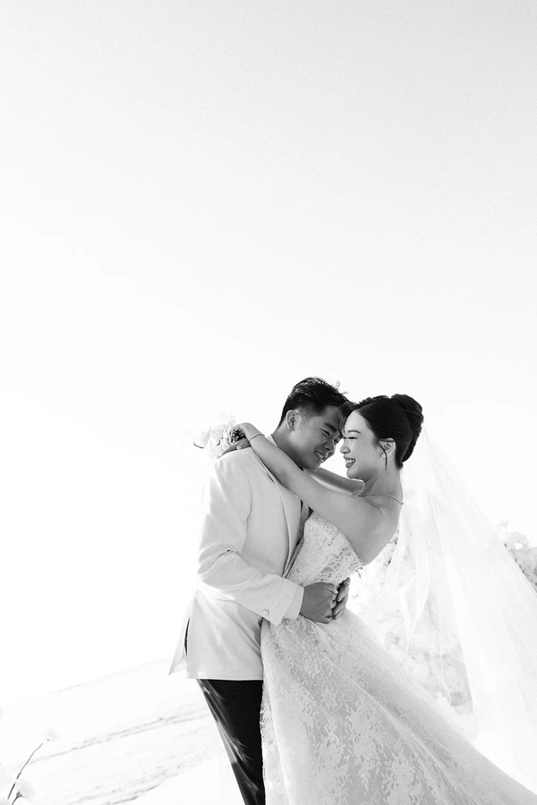 A Sculptural Floral Fantasy at This Intimate Black-Tie Wedding in Phuket