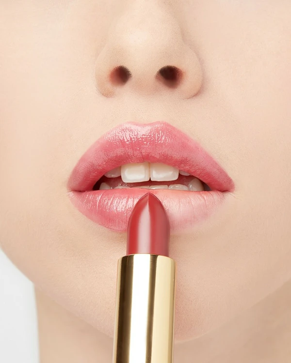 5 Sheer Lipsticks for a Wedding Ceremony