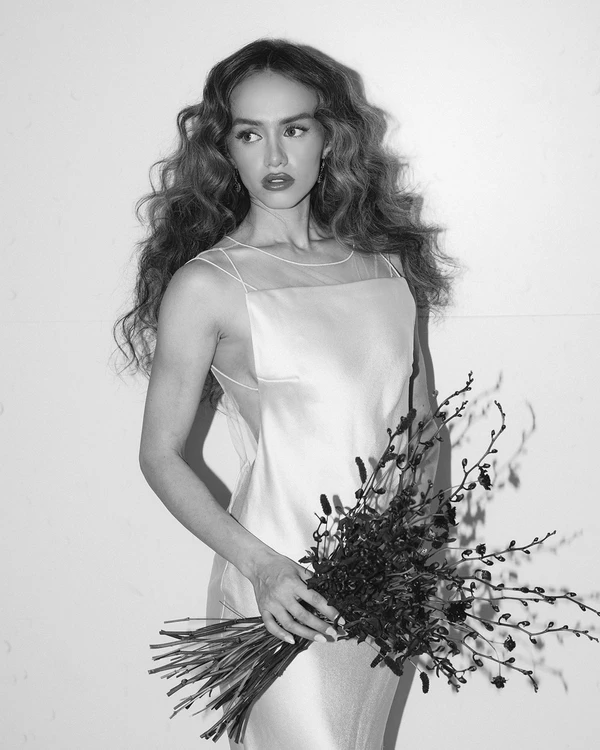 An Artful & Stylish Wedding with a Touch of Grunge Romance