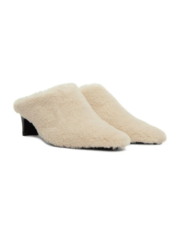 Fluffy Shoes for a Winter Wedding