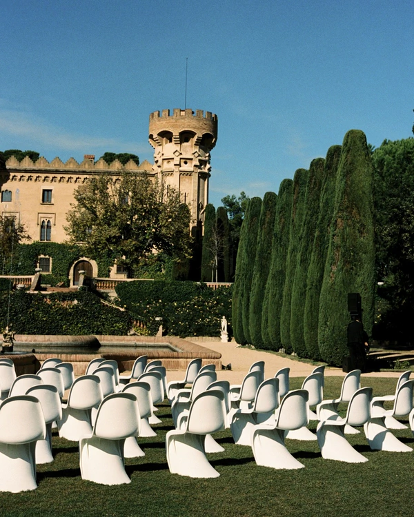 A Vibrant & Artistic Barcelona Wedding Amongst an Iconic Gaudi Masterpiece & Castle Garden