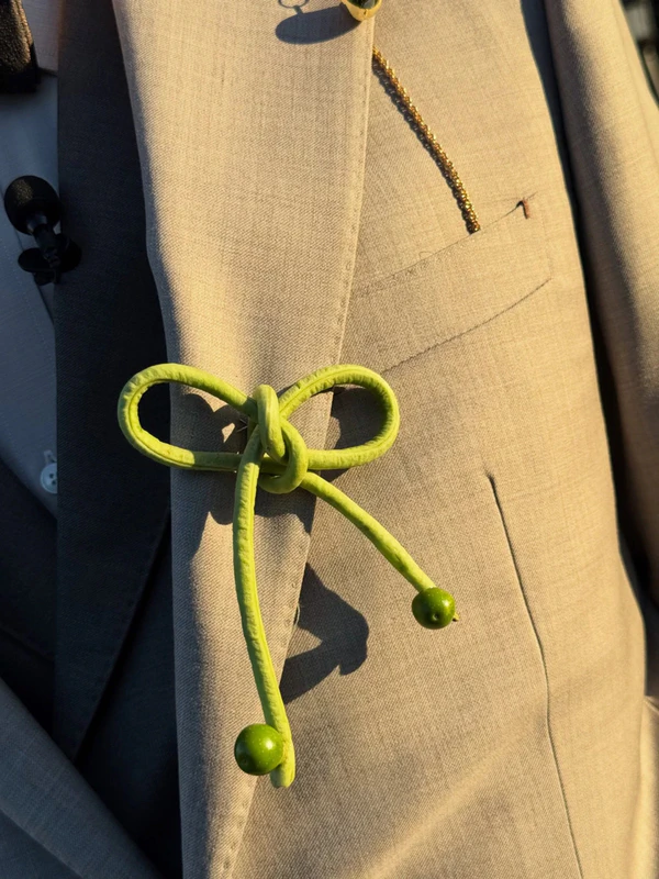 Trend: Artistic Boutonnières — photo 2