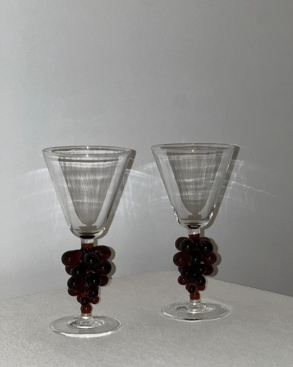 20 Artisanal Glassware Ideas to Inspire Your Tablescape