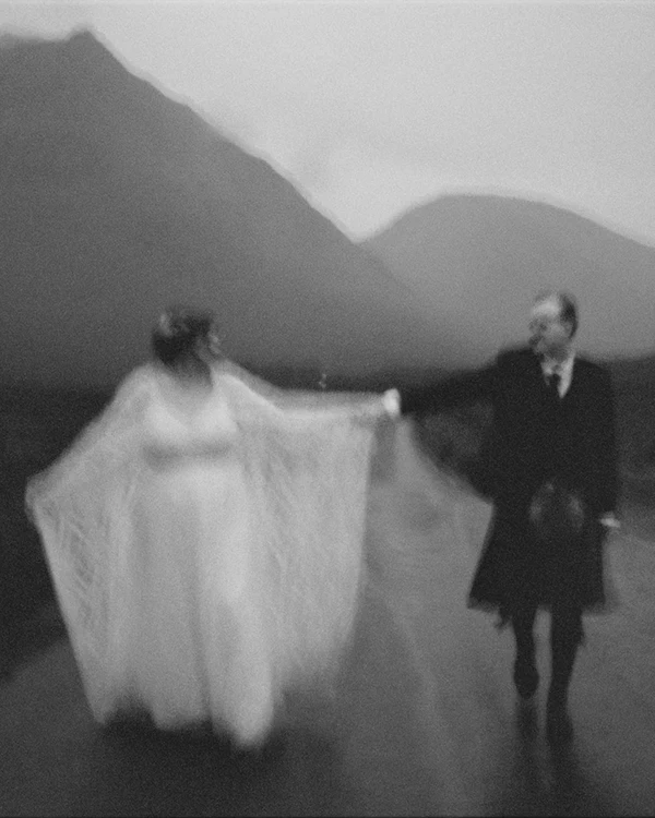 Photography: <a href="https://www.simonhirdweddings.com/blog/glencoe-handfasting-ceremony">Simon Hird</a>