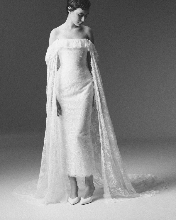 35 Lace Bridal Dresses from the Fall 2026 Collections — photo 2