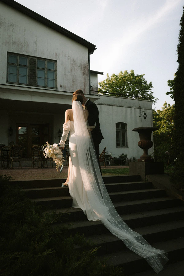 Minna Katie Captures the Essence of Spring Love — photo 16