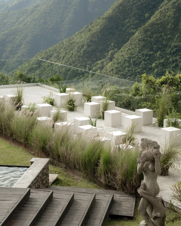 Trend: Cubist Stool Seating