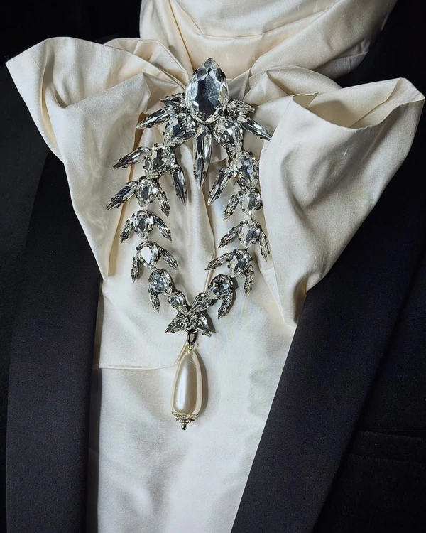 <a href="https://www.instagram.com/p/DUZ33KPiRIb/?hl=en&amp;img_index=3">House of Emmanuele</a>