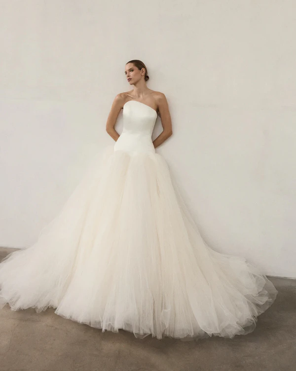 <a href="https://thewed.com/magazine/marmar-halim-the-modern-twist-bridal-2027">Marmar Halim</a>