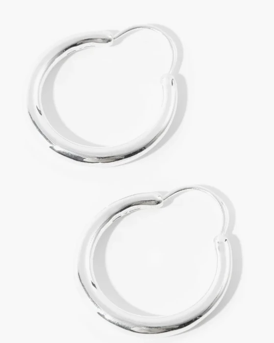 Minimalist Earrings to Compliment Your Wedding Look