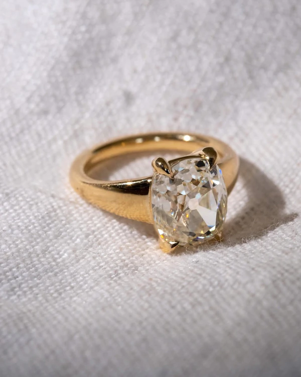 <a href="https://www.instagram.com/p/DZ7nZKJFLuQ/?img_index=1">Izzy Atelier</a>