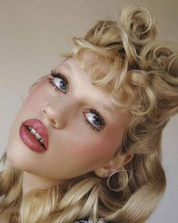 55 Beauty Trends for Spring  & Summer 2025 Weddings