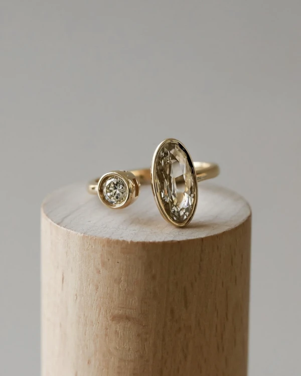 30 Expert Tips for Diamond Engagement & Wedding Ring Shopping
