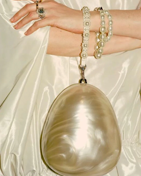 Modern Pearls: An Edit of the Chicest Accessories for the Fashion Bride