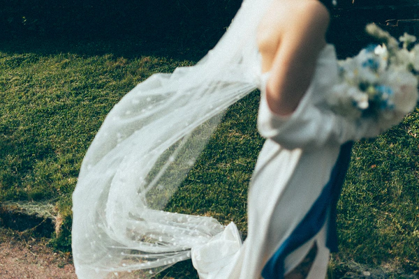Minna Katie Captures the Essence of Spring Love — photo 26