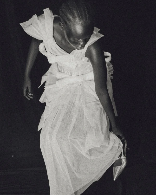 The 2027 Bride’s Guide to Wedding Dress Silhouettes: Know Your Basque Waist From Your Empire Waist — photo 1