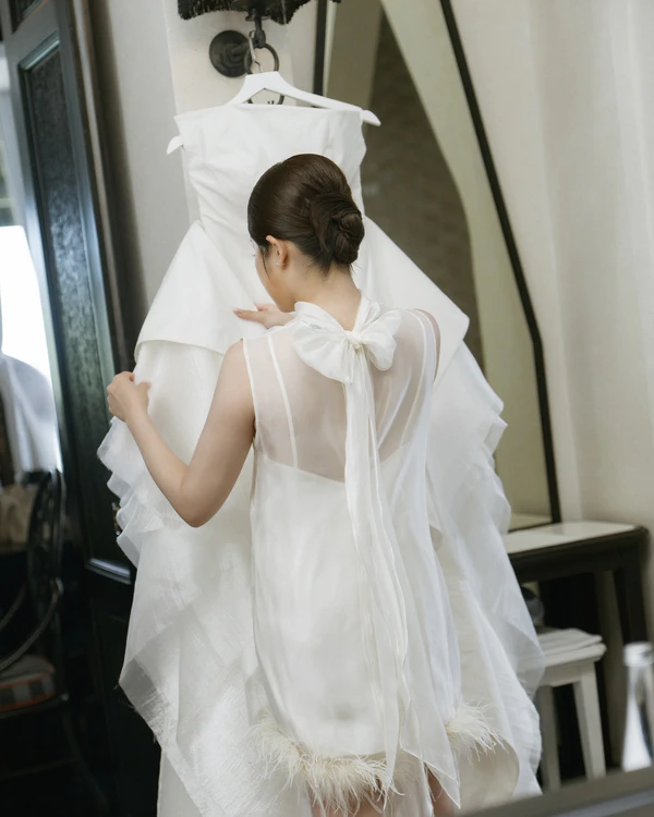 An Avant-Garde Vietnamese Beach Wedding Splashed in Cobalt Blue