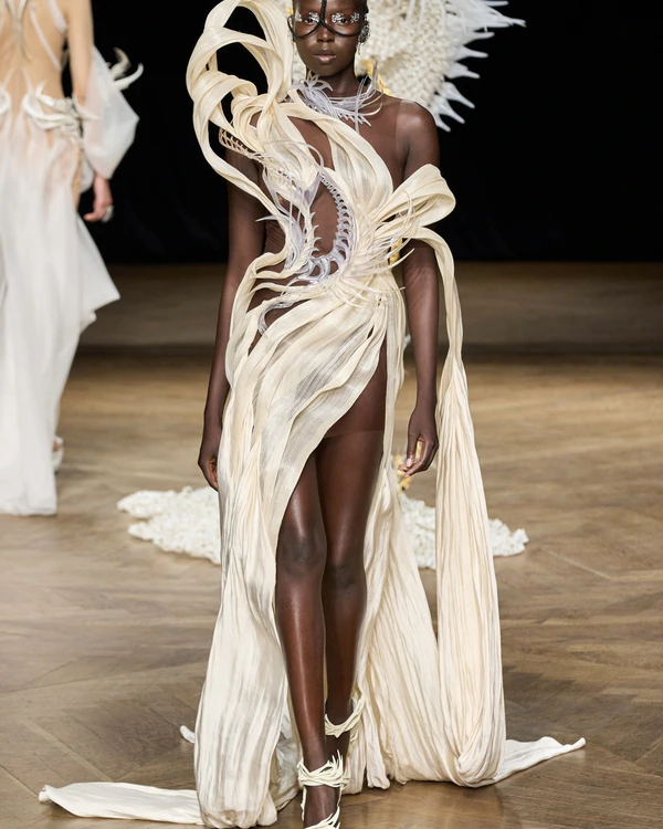The Best Wedding Looks from Paris Haute Couture Fashion Week F/W'22