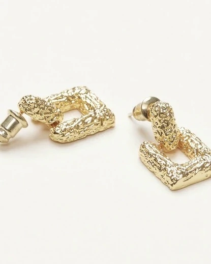Minimalist Earrings to Compliment Your Wedding Look