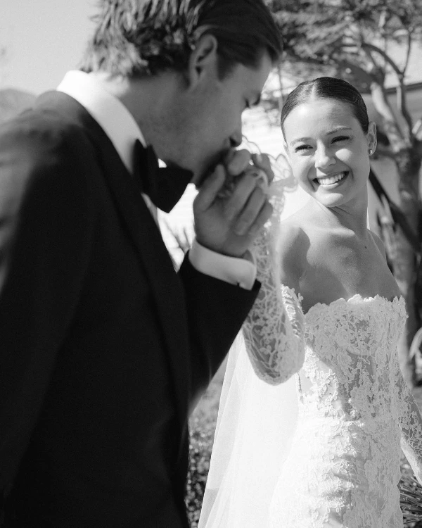 The Pros & Cons of a First Look