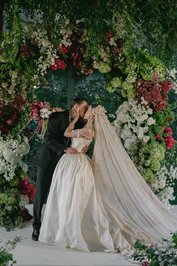 Vintage-Inspired Couture Takes Center Stage at This Chicly Curated Castle Wedding in Rome