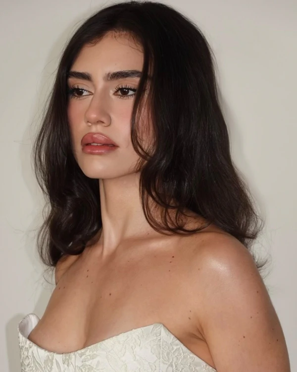 <a href="https://www.instagram.com/p/DRMjgEbiGB_/">Olivia Rose</a>