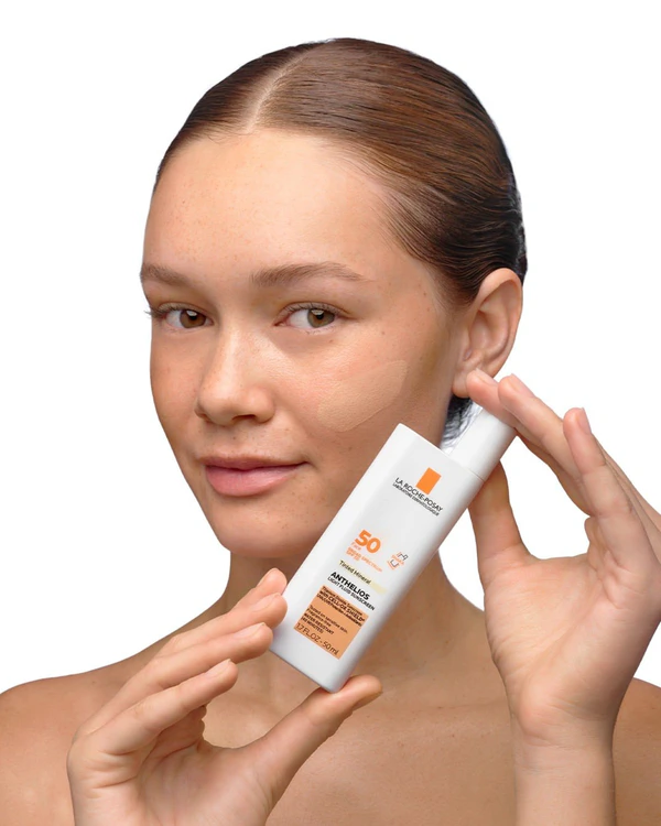 <a href="https://www.instagram.com/p/DQ4WwOkDw9g/?img_index=2"><span>La Roche-Posay</span></a>