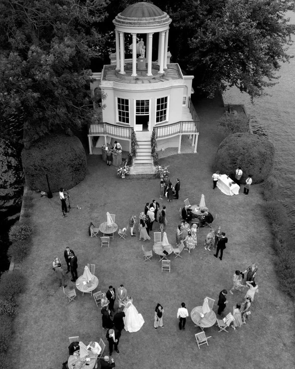 Should You Plan a Weekday Wedding?