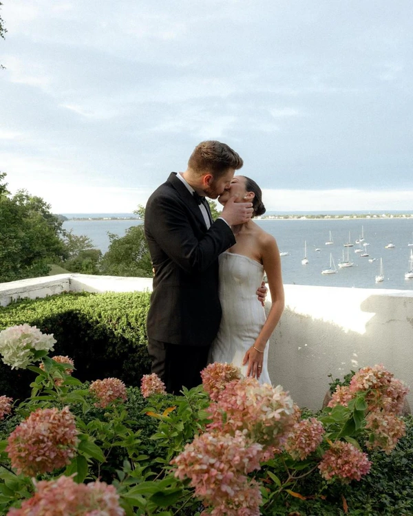 Mastering Your Wedding Photos: 5 Experts Share the Biggest Photo Fails to Avoid