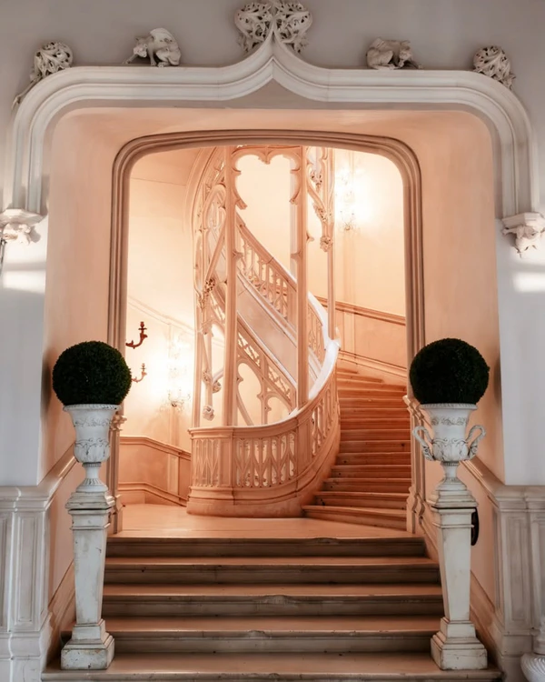 <a href="https://www.instagram.com/chateauchallain/">Château de Challain</a>, Photography: <a href="https://www.instagram.com/p/DZs6lDCjY-s/?img_index=7">Megan Maxwell</a>