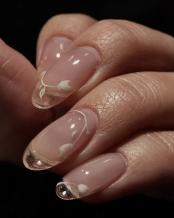 Trend: Clear Nails — photo 1