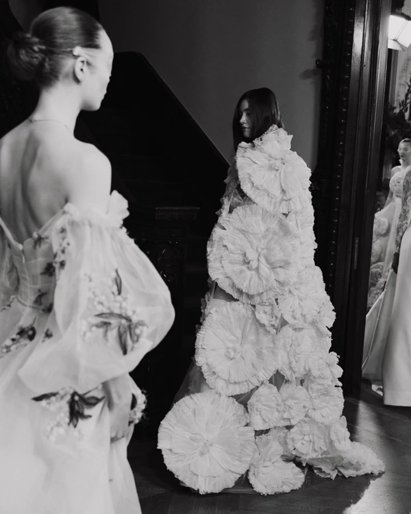 20 Textural Bridal Dresses We're Crushing On