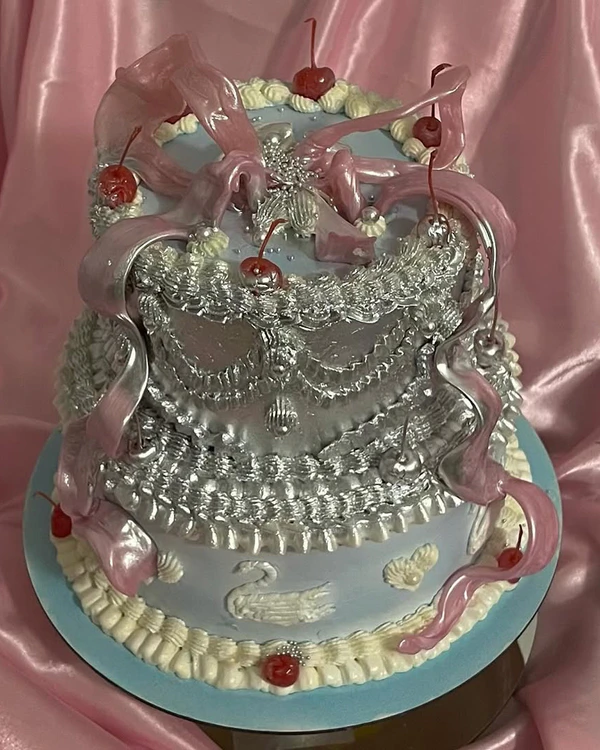 40 Creative Wedding Cakes That Double as Decor