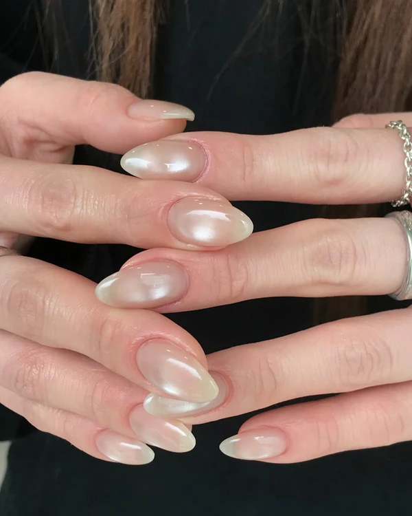 <a href="https://www.instagram.com/p/DXqem0clAng/?img_index=1">Hibi Nail</a>