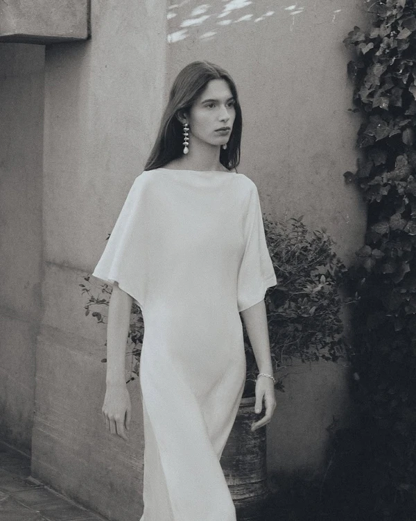 30 Chic Bridal Dresses Perfect for an Italian Wedding