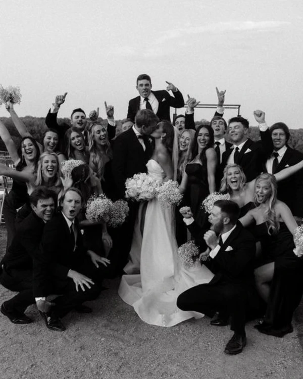 50 Must-Save Group Portrait Ideas
