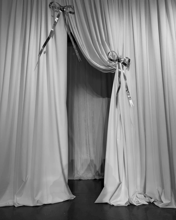 Trend: Draped Fabric Installations
