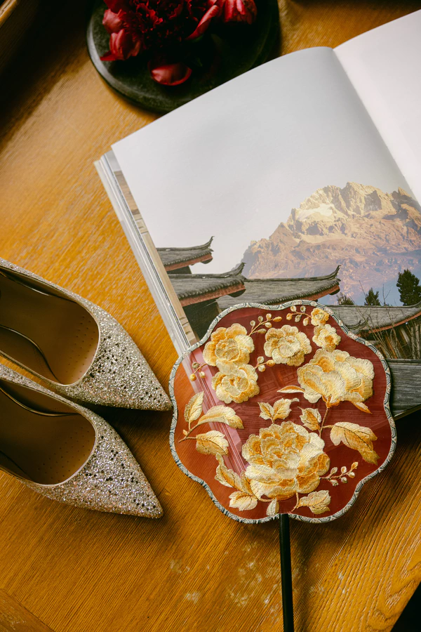 A Pastel-Drenched Chinese Celebration at Amandayan Amid the Mountainscapes of Lijiang