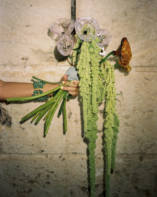 An Artistic Wedding Amongst a Breathtaking Quarry in Mallorca