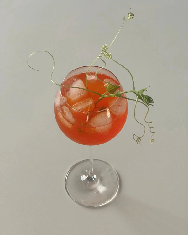 7 Sip-Worthy Cocktails for Every Wedding Style