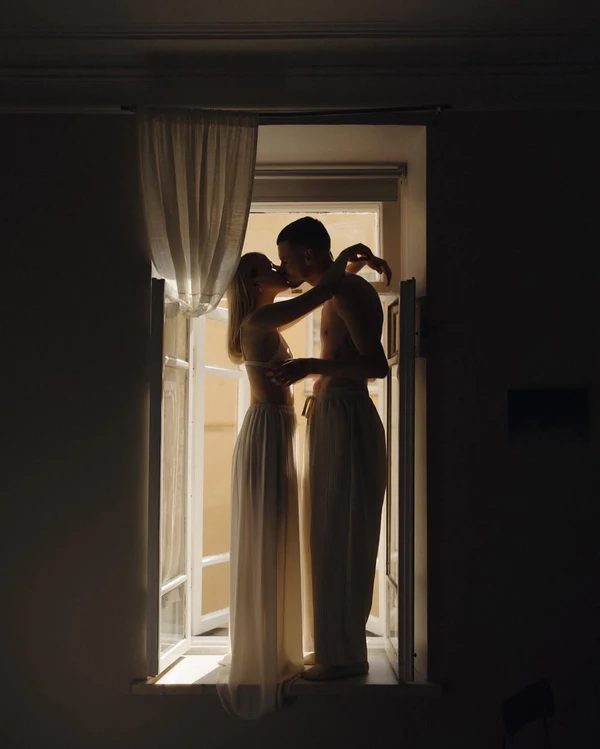 35 Engagement Photoshoot Ideas for Unforgettable Photos