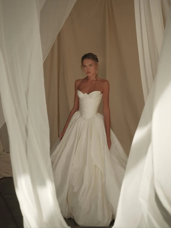 25 Best Bridal Designers Around The World