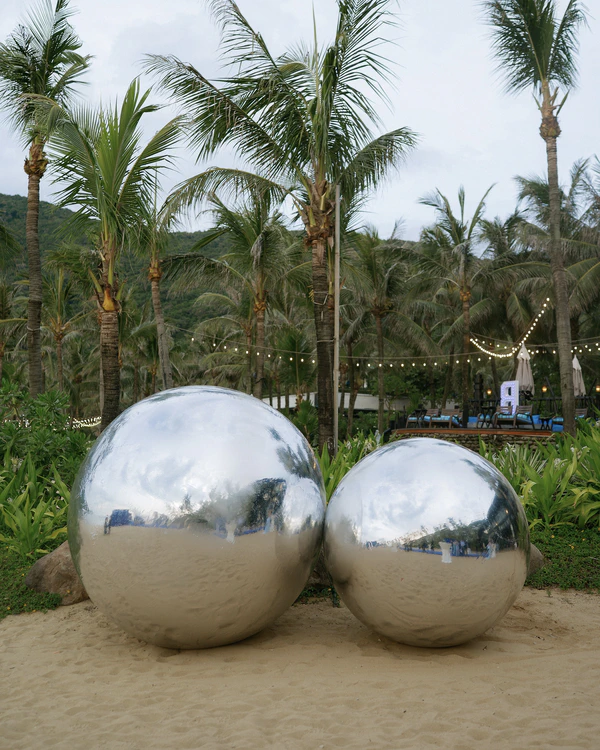 An Avant-Garde Vietnamese Beach Wedding Splashed in Cobalt Blue