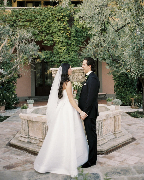 A Classic & Elegant Celebration Amongst an Italian Garden Villa